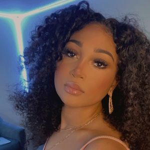 Meet your Posher, Nashali